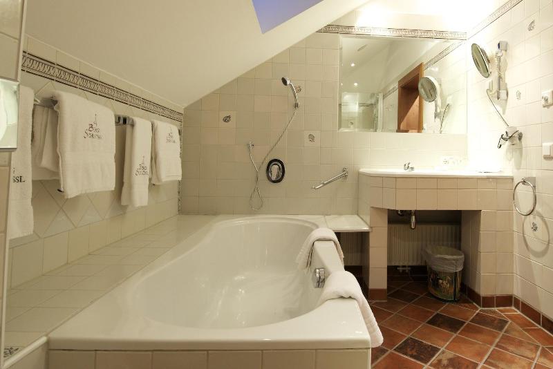 Schlosshotel BergschlÃ¶ssl image