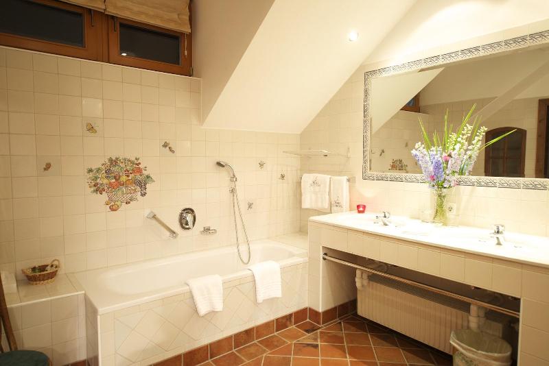 Schlosshotel BergschlÃ¶ssl image