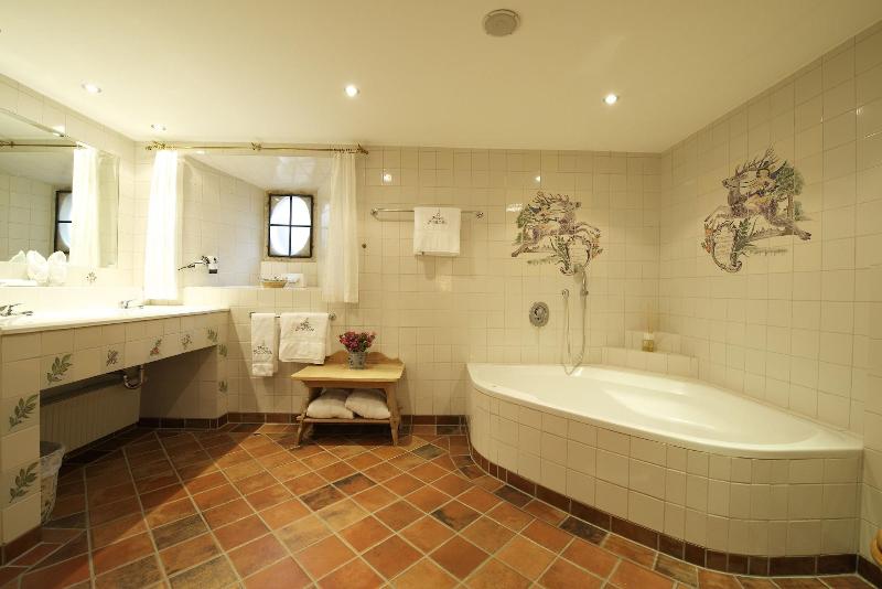 Schlosshotel BergschlÃ¶ssl image