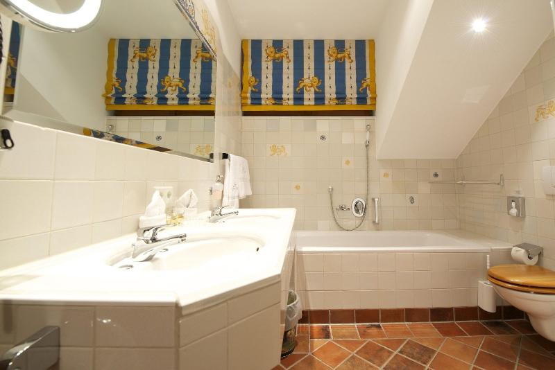 Schlosshotel BergschlÃ¶ssl image