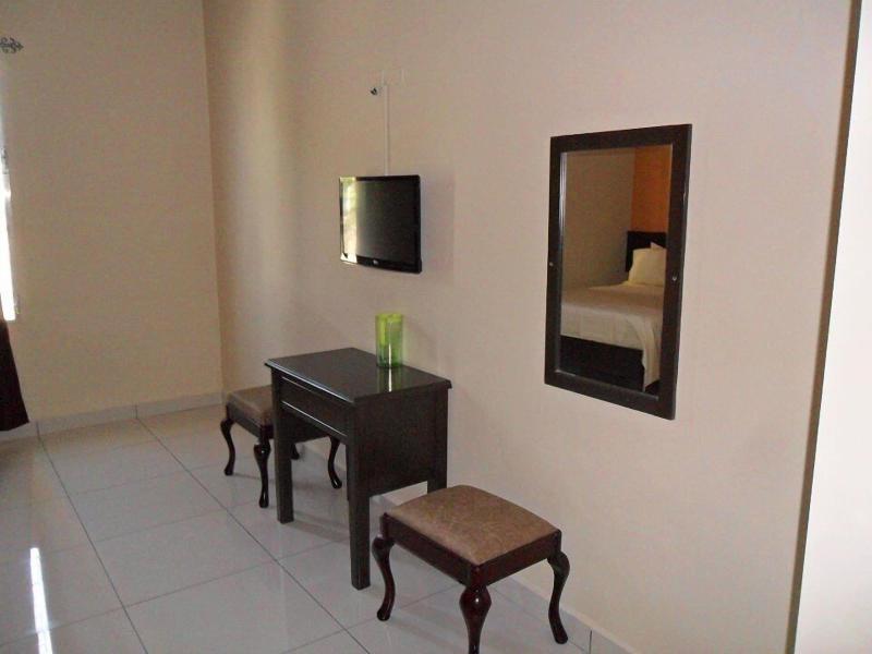 Hotel Italia image