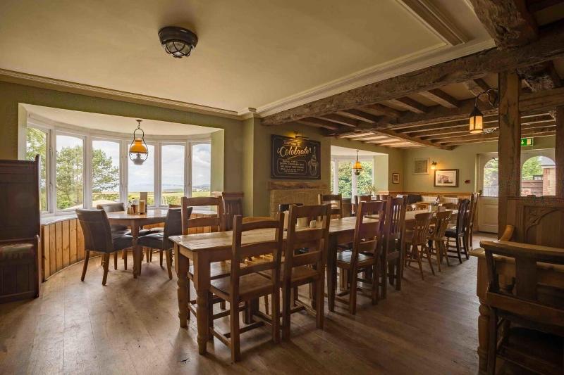 The Wight Mouse Inn image