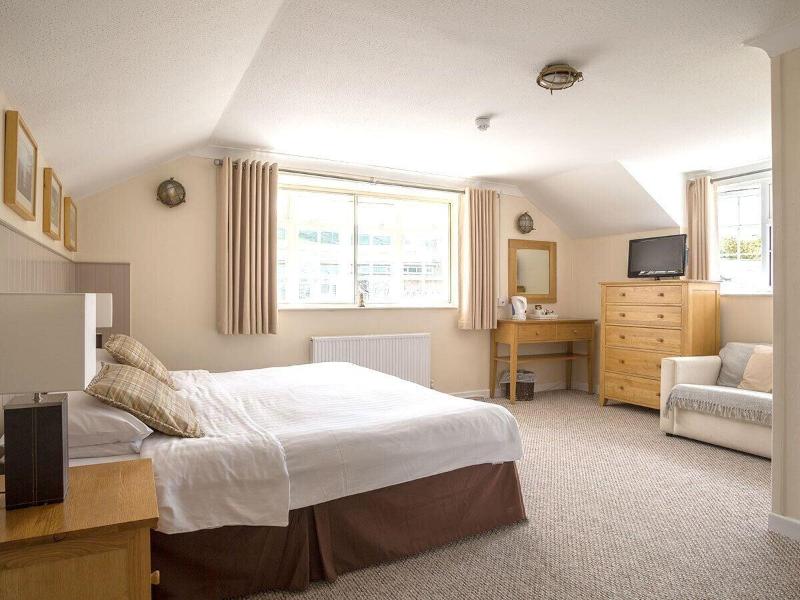 The Wight Mouse Inn image