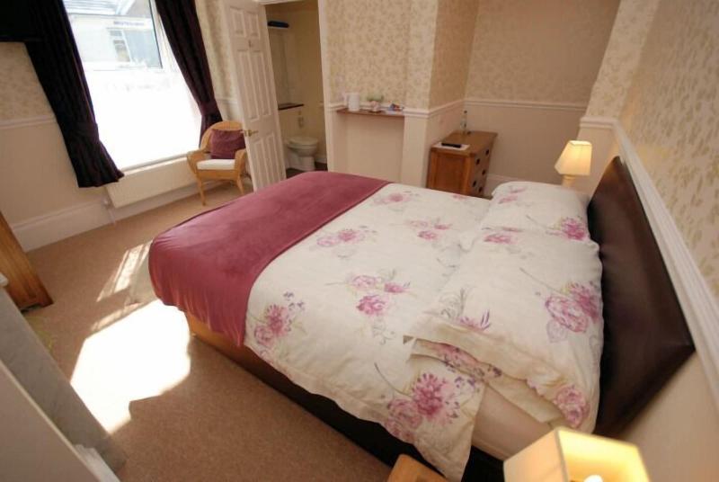 Westbury Lodge image