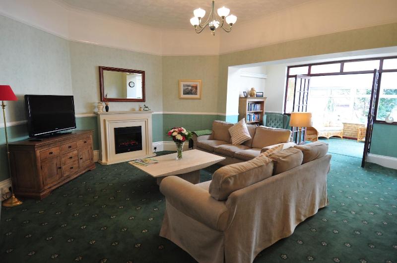 Westbury Lodge image