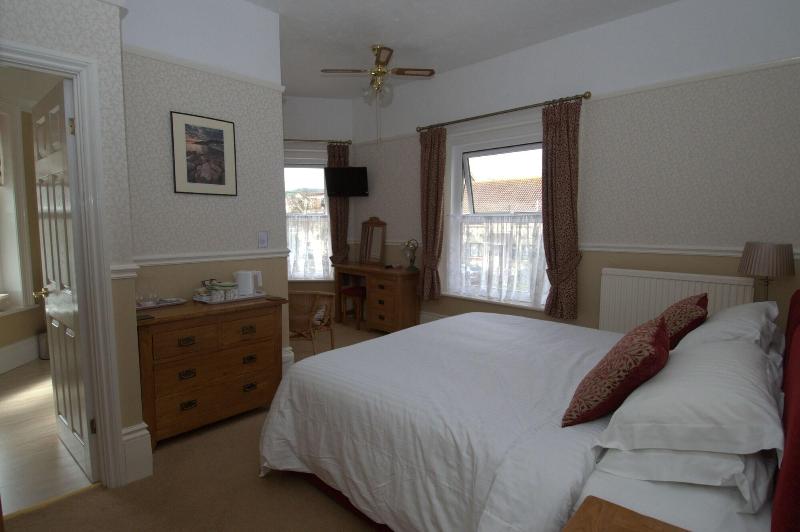 Westbury Lodge image