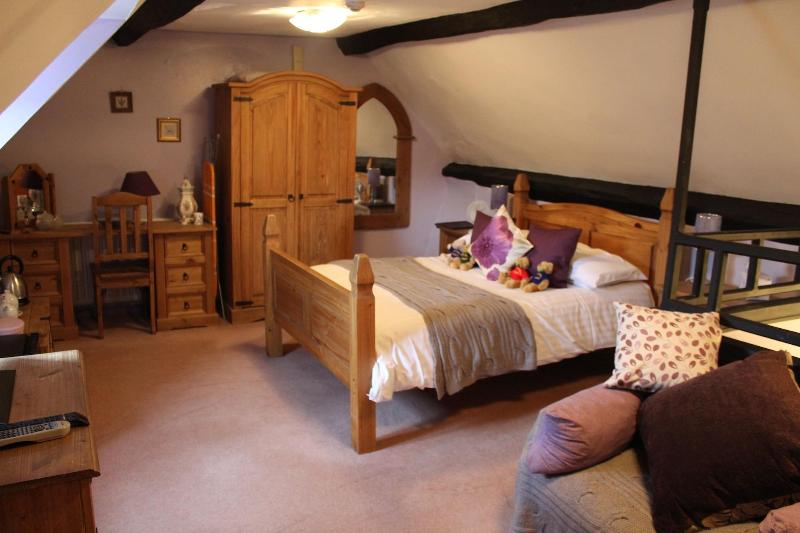 The Mug House Inn & Restaurant image