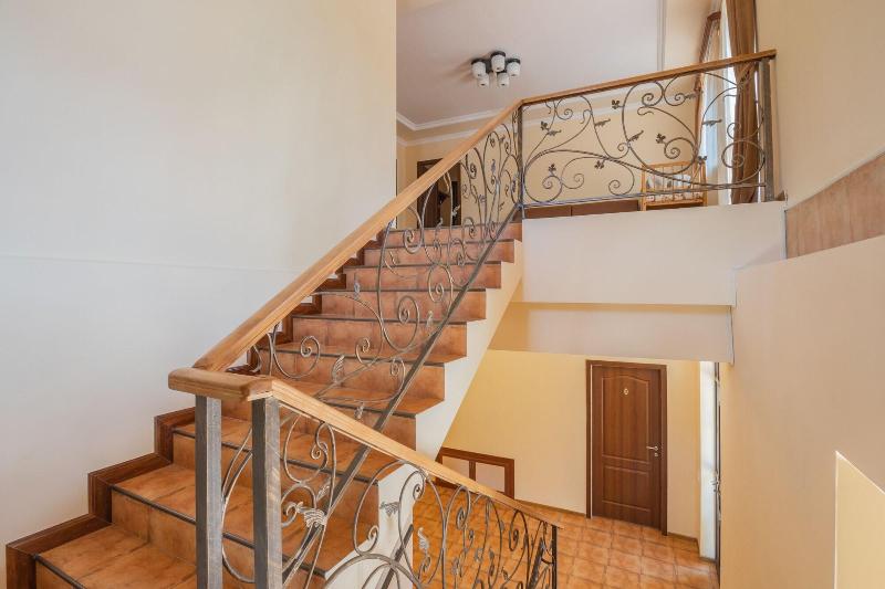 Ariana Family Hotel image