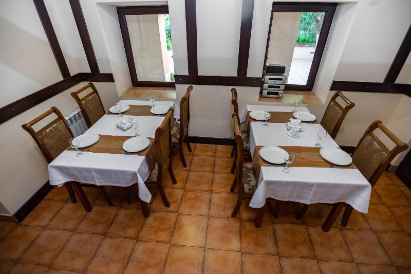 Ariana Family Hotel image