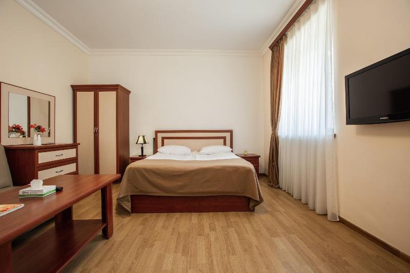 Ariana Family Hotel image