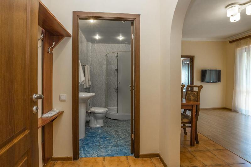 Ariana Family Hotel image