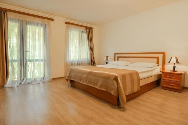 Ariana Family Hotel image
