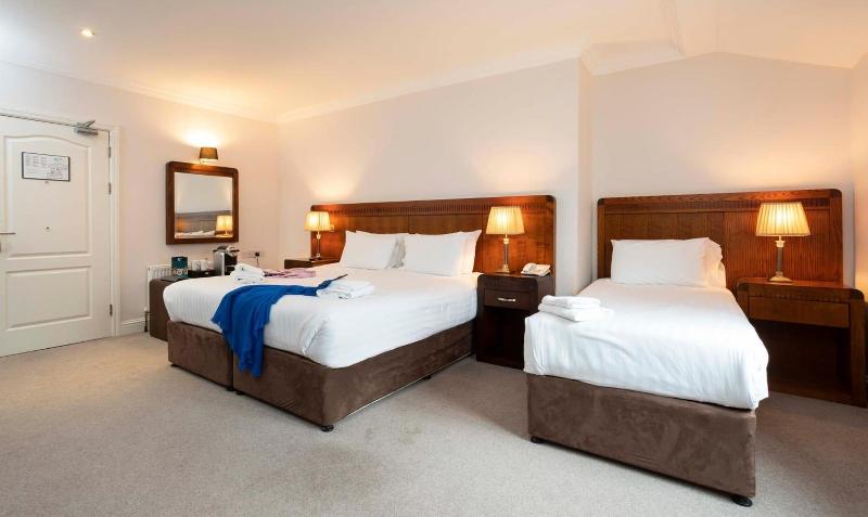 Schull Harbour Hotel image