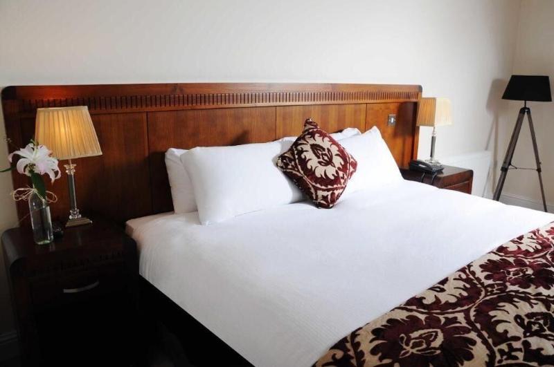 Schull Harbour Hotel image