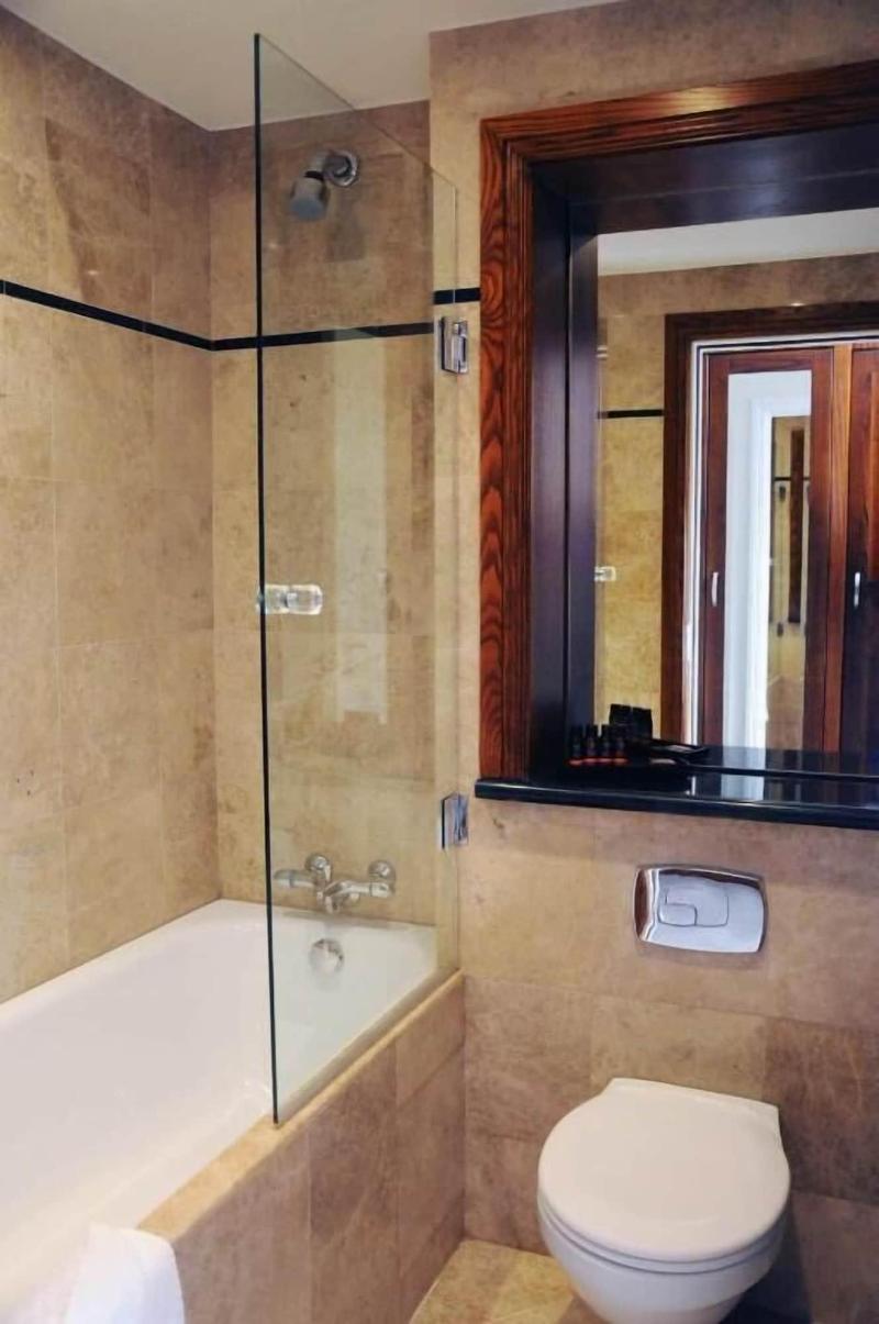 Schull Harbour Hotel image