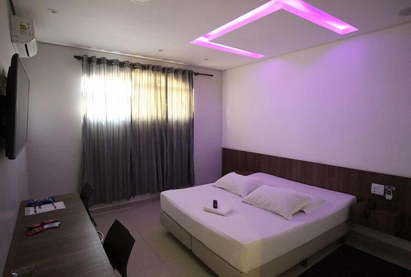 Plaza Motel - Adults Only 2