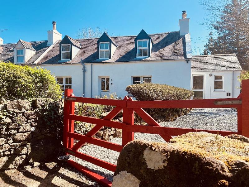 No 4 old Post Office row Isle of Skye - Book Now! image