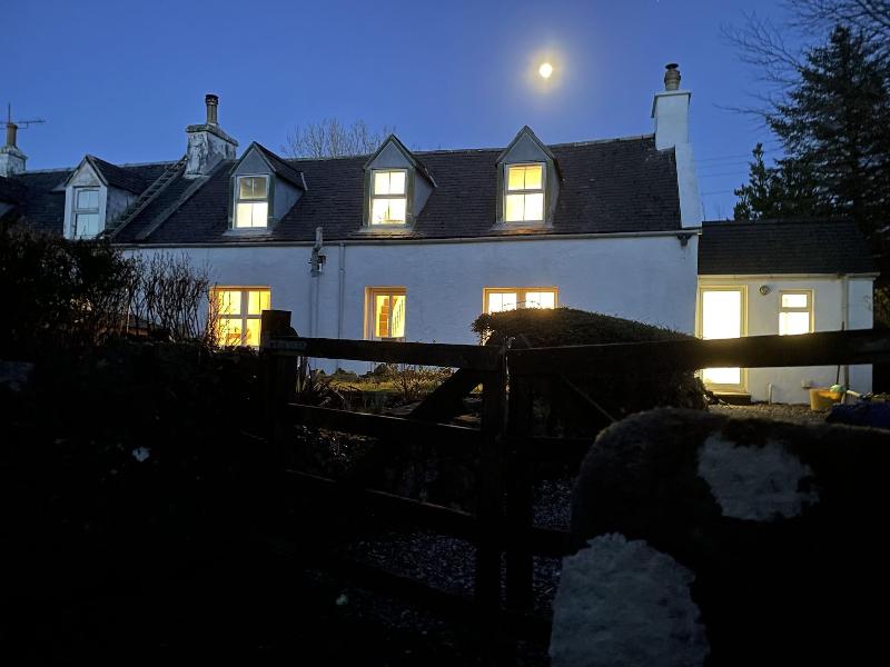 No 4 old Post Office row Isle of Skye - Book Now! image