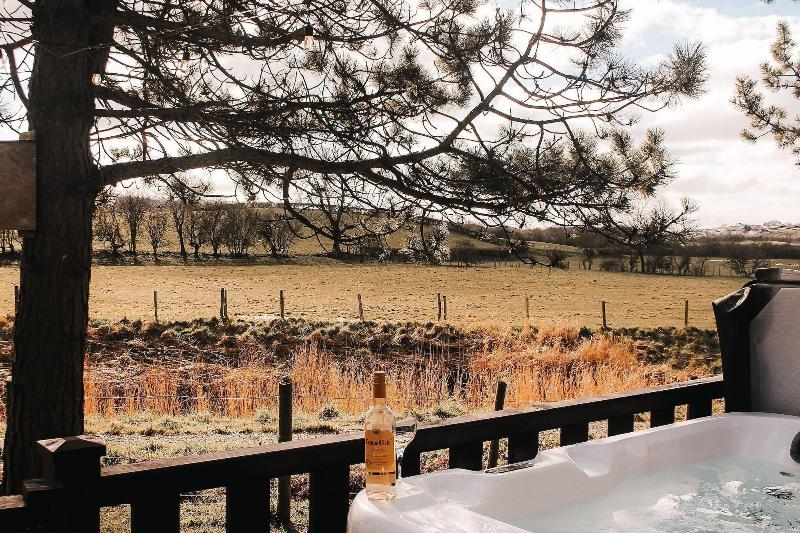 Keer Side Lodge, Luxury Lodge With Private hot tu image