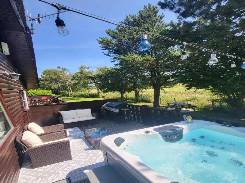 Keer Side Lodge, Luxury Lodge With Private hot tu image