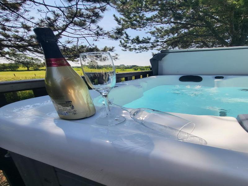 Keer Side Lodge, Luxury Lodge With Private hot tu image