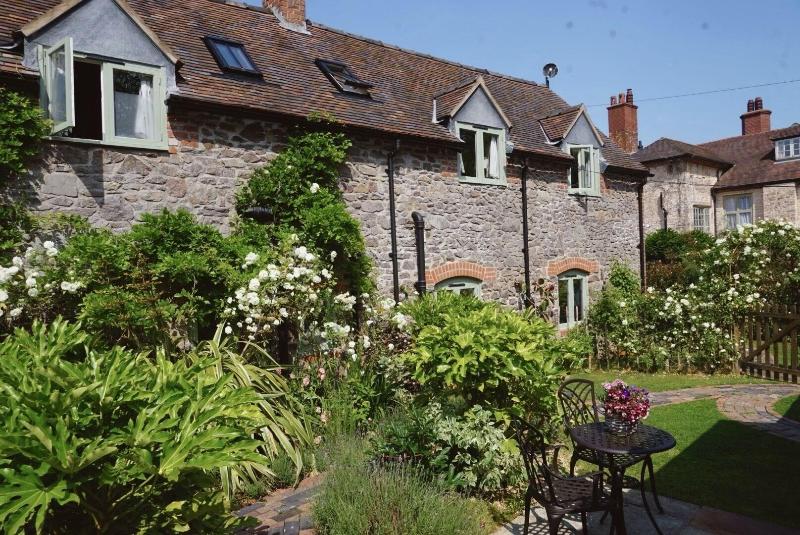 Nest Holiday Hideaway Dove Barn Amazing Location! image