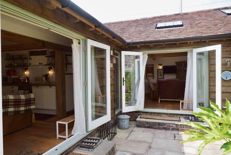 Nest Holiday Hideaway Dove Barn Amazing Location! image