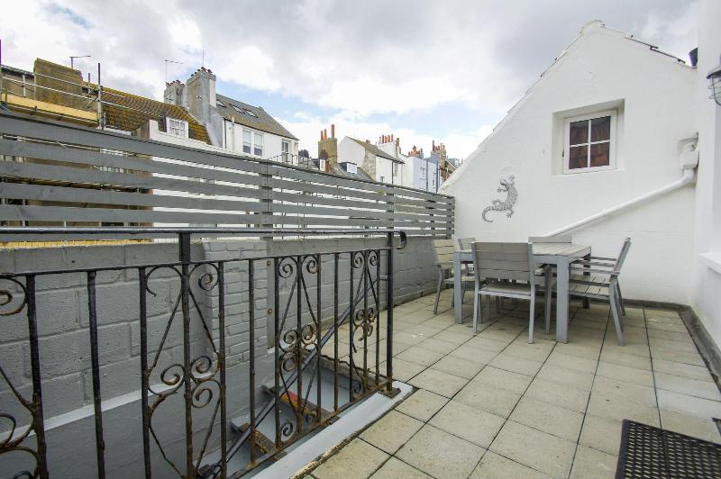 Marine Cottage Parking by Brighton Holiday Lets image