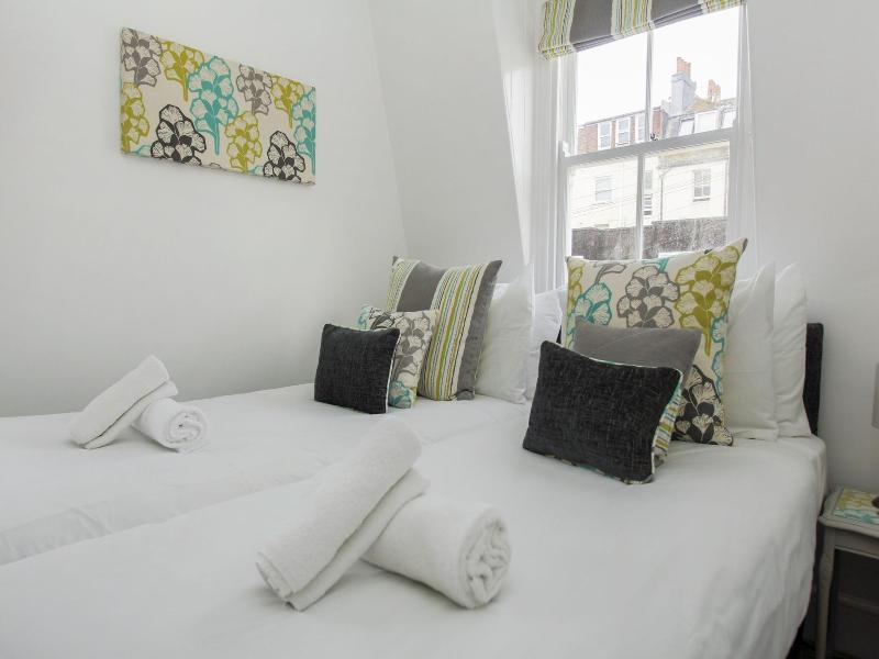 Marine Cottage Parking by Brighton Holiday Lets image