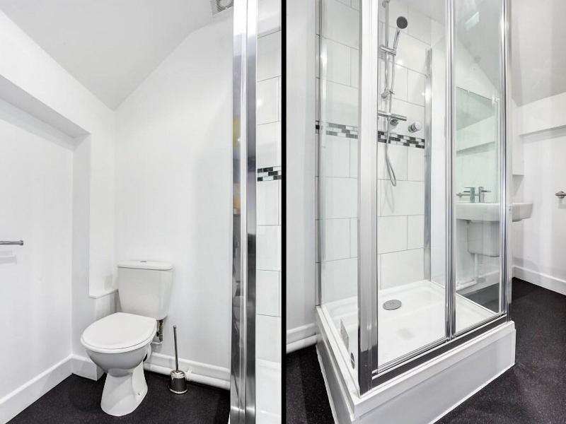 Townhouse Plus @ 166 Edleston Road Crewe image