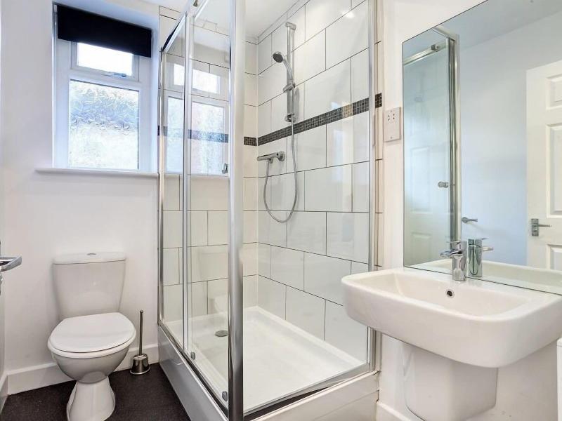 Townhouse Plus @ 166 Edleston Road Crewe image