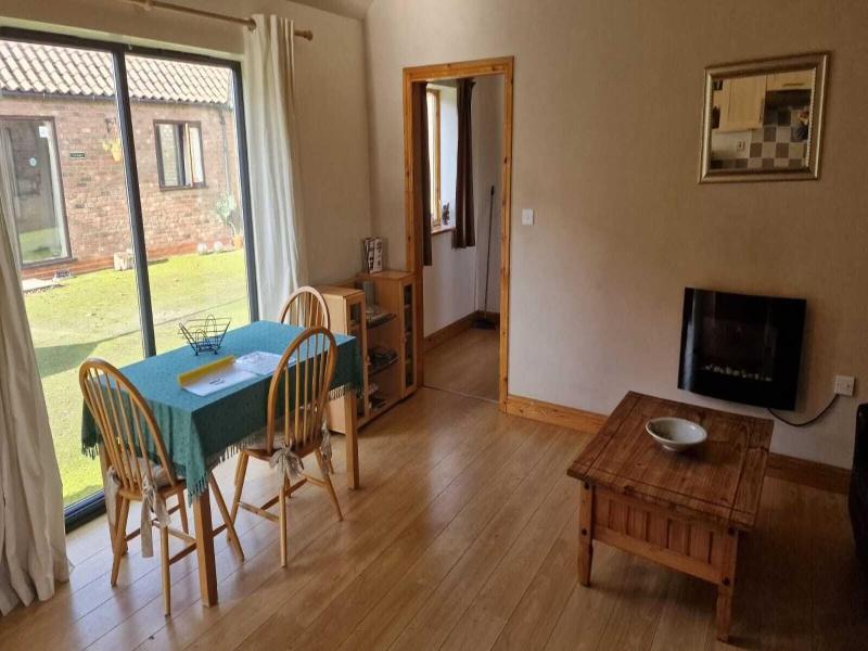 Setcops Farm Holiday Cottages image