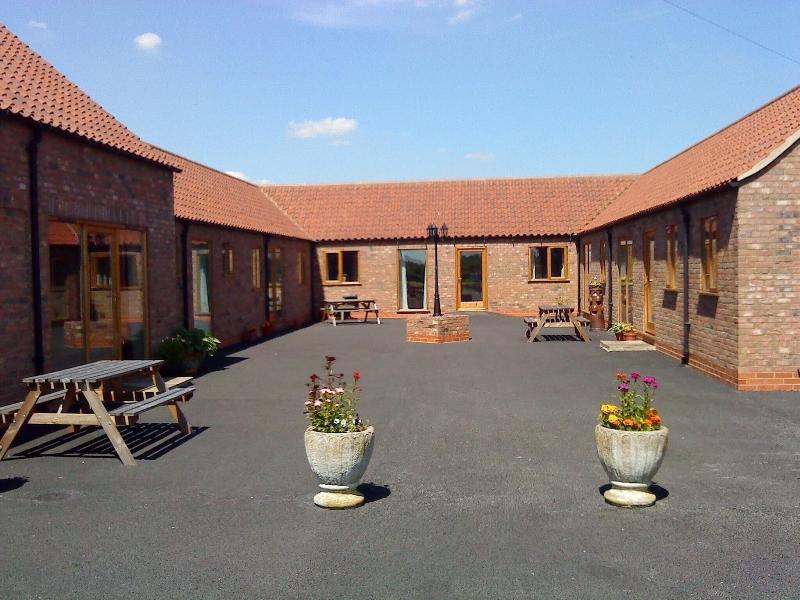 Setcops Farm Holiday Cottages image