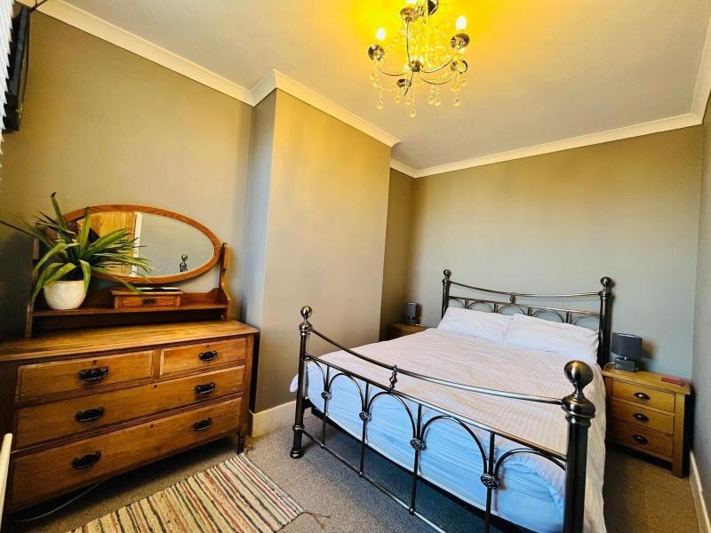 Edwards Cottage - Grove Road Cottages image