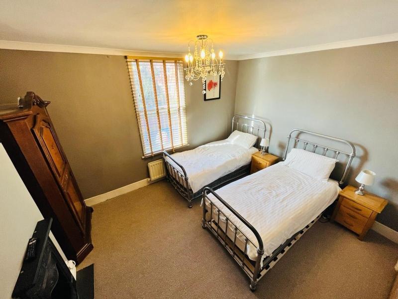 Edwards Cottage - Grove Road Cottages image