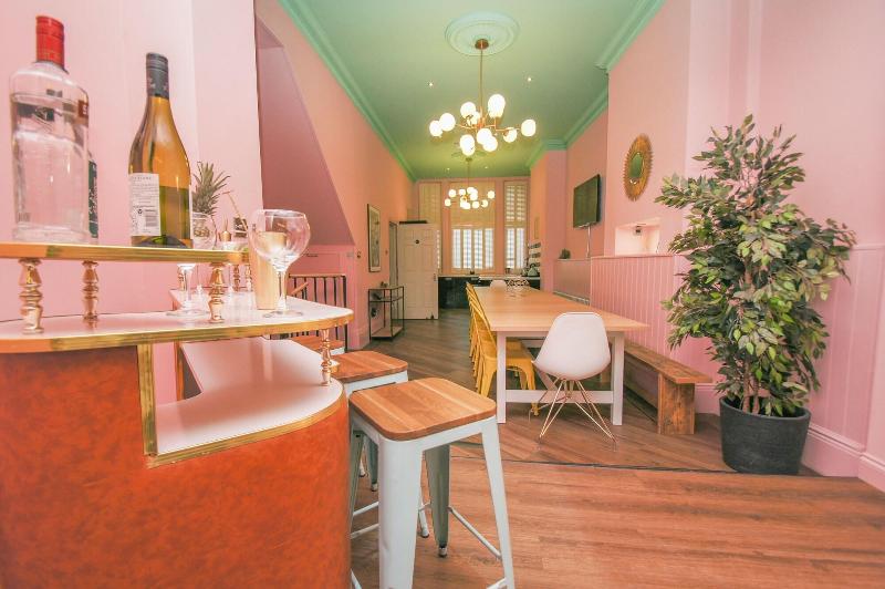 Brighton Lanes Townhouse Central by Brighton Holi image