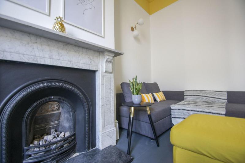 Brighton Lanes Townhouse Central by Brighton Holi image
