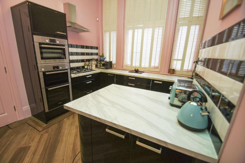 Brighton Lanes Townhouse Central by Brighton Holi image