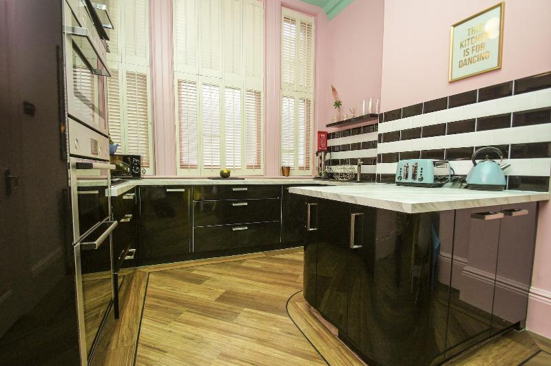 Brighton Lanes Townhouse Central by Brighton Holi image