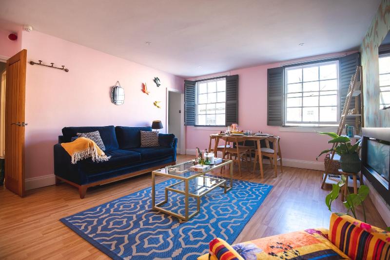 Dream Stays Bath - Haringtons Place image