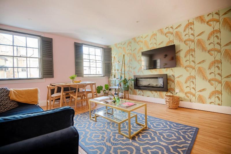 Dream Stays Bath - Haringtons Place image