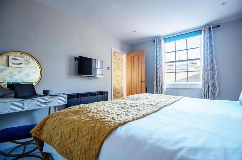 Dream Stays Bath - Haringtons Place image