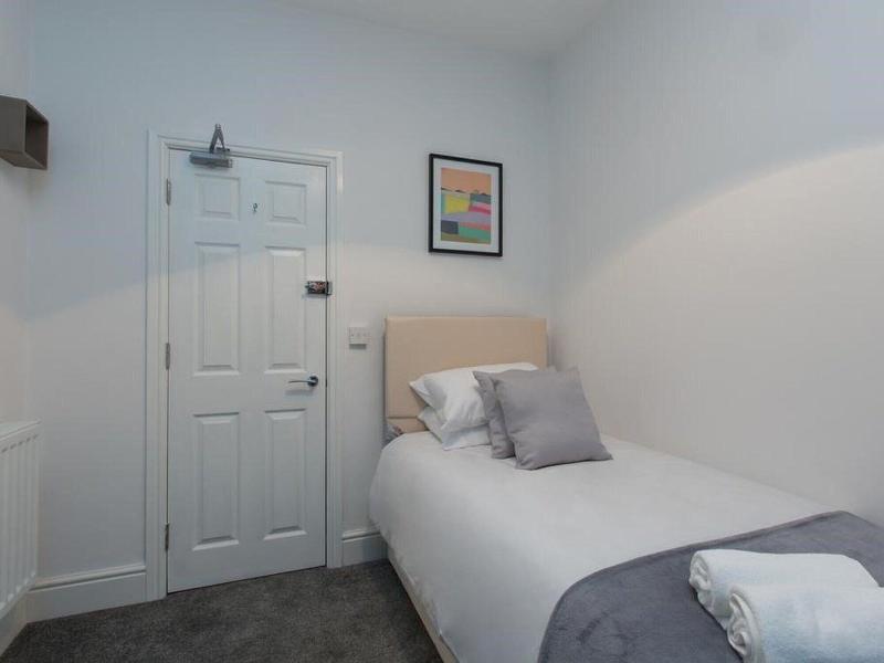 Townhouse @166 Ruskin Rd image