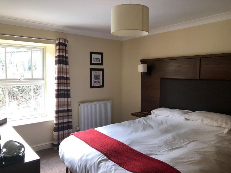 Usk And Railway Inn image