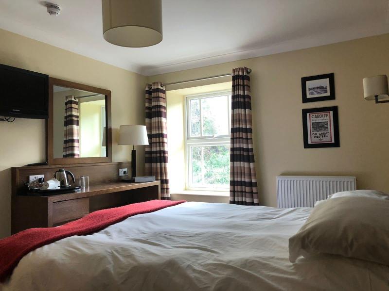 Usk And Railway Inn image