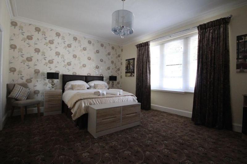 Snooze Rooms image