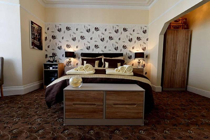 Snooze Rooms image