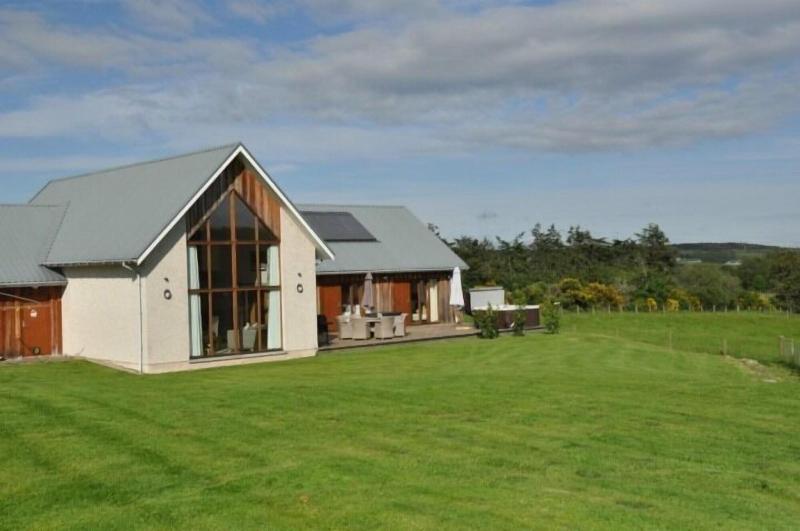 Clovenstone Lodges image