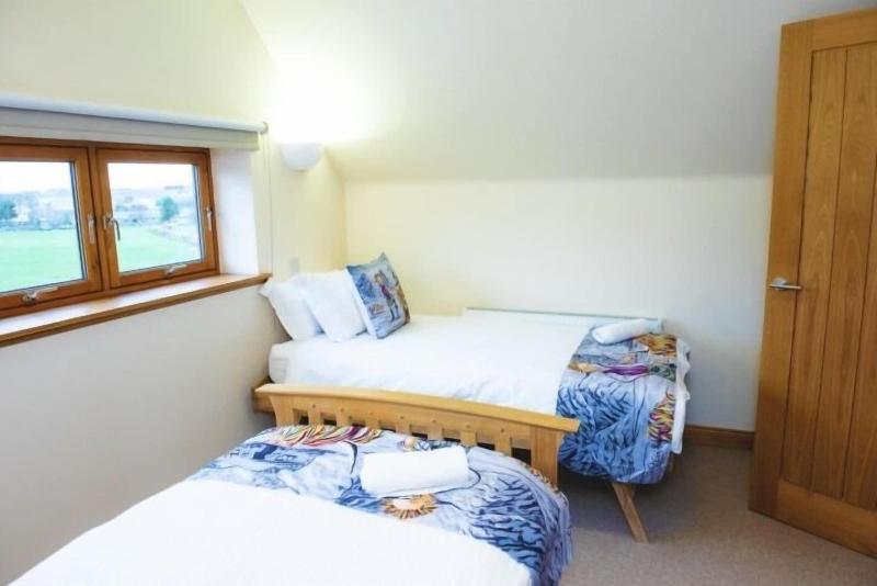 Clovenstone Lodges image
