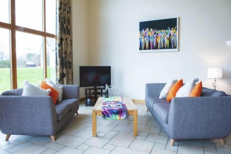 Clovenstone Lodges image